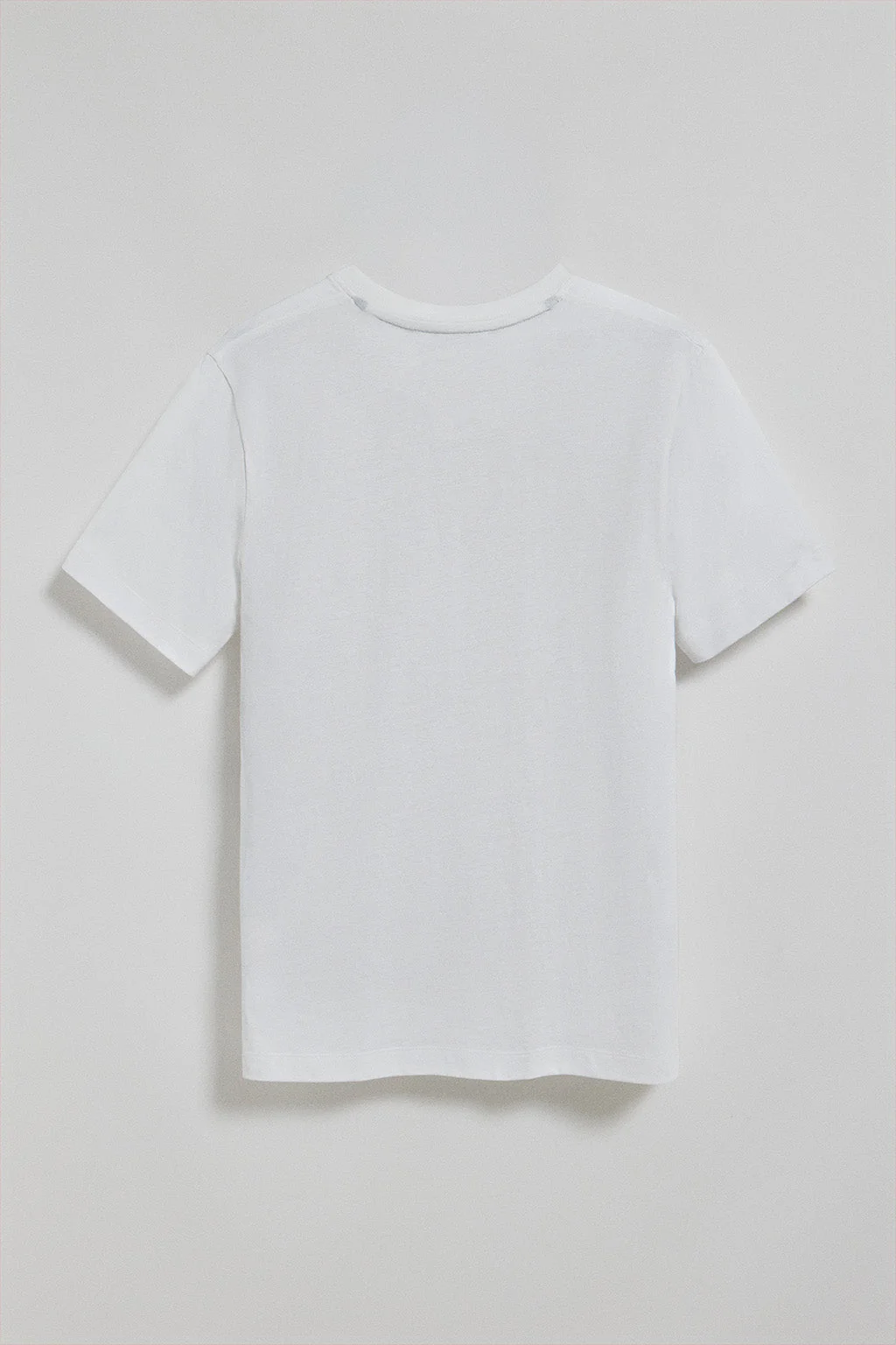 V-neck T-shirt with Rigby Go logo 2 pack (black and white) - Image 4