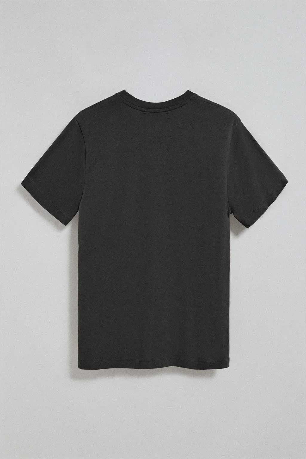 V-neck T-shirt with Rigby Go logo 2 pack (black and white) - Image 7