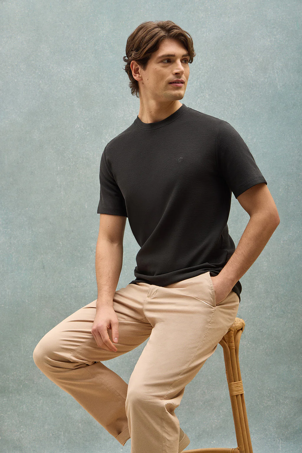 Black microstructured tee with PC embroidered monogram - Image 10