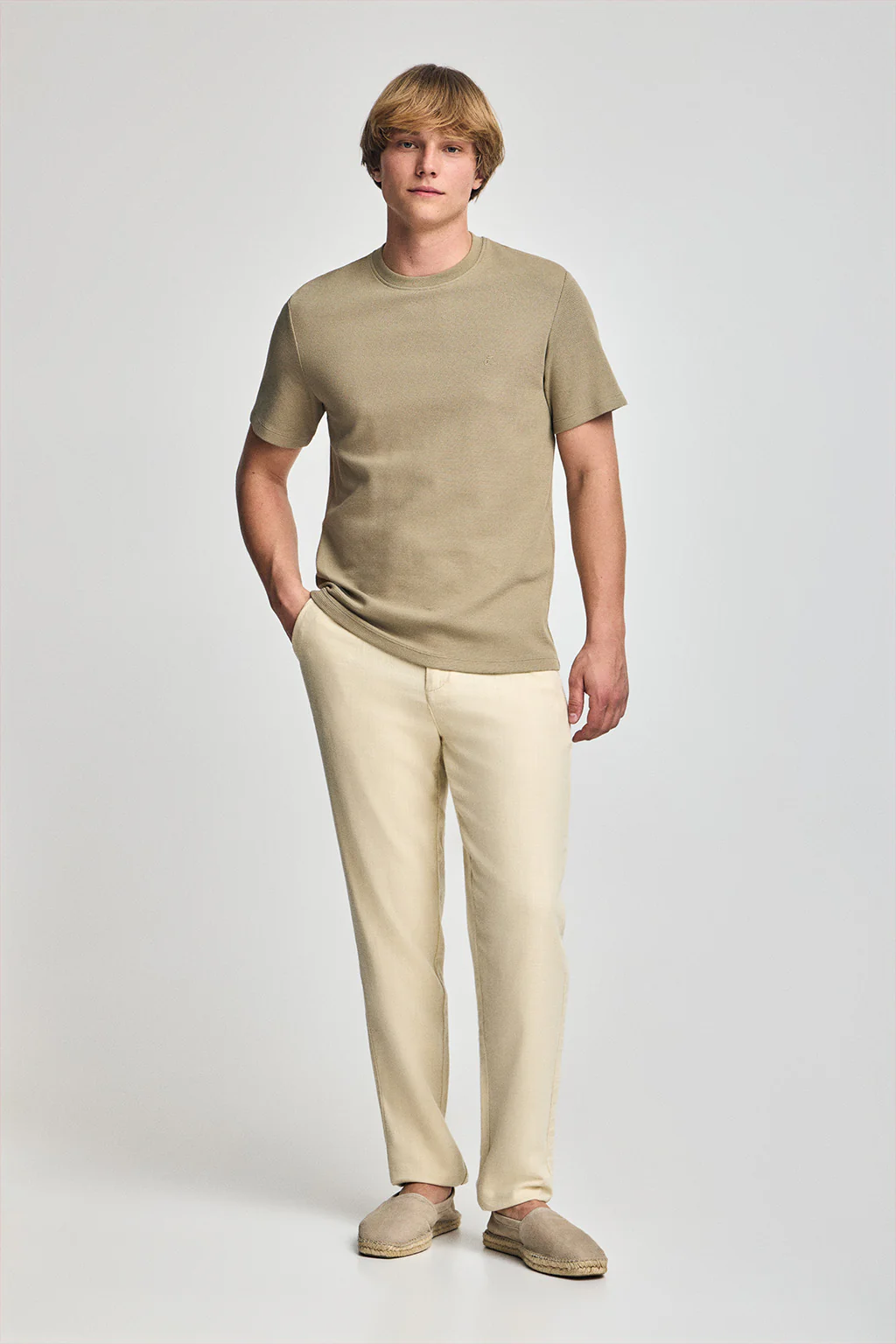 Green microstructured tee with PC embroidered monogram - Image 4