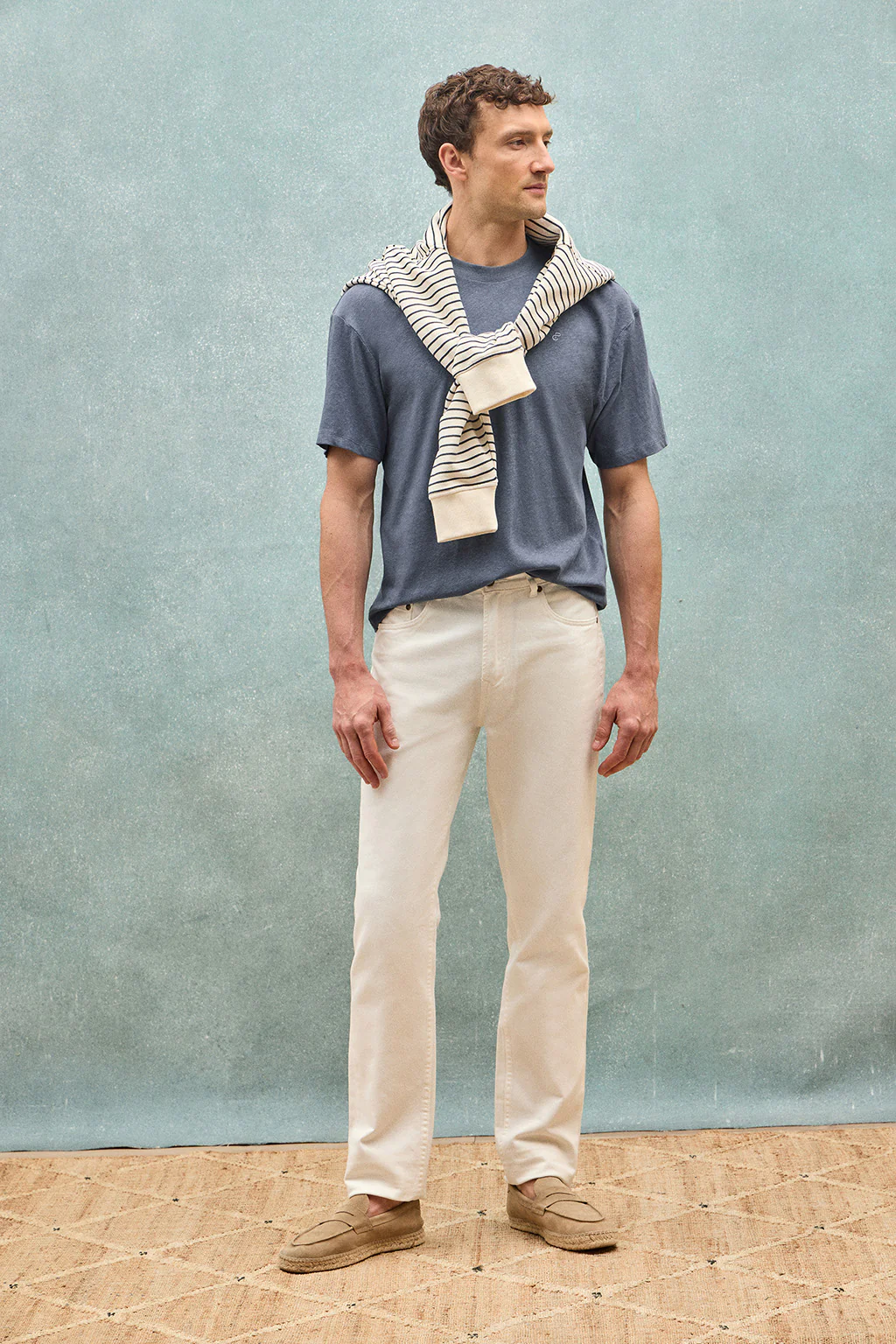Denim-blue round-neck T-shirt in linen and cotton with embroidered monogram - Image 10