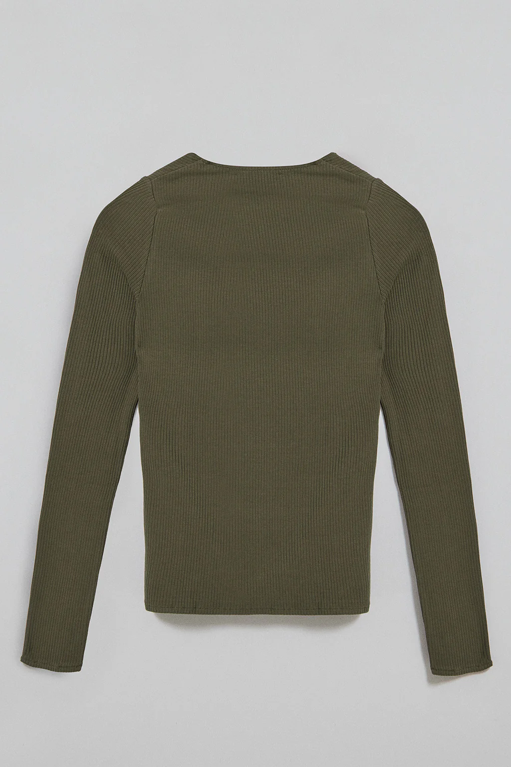 Army-green tee Penelope with Polo Club pearly button - Image 6