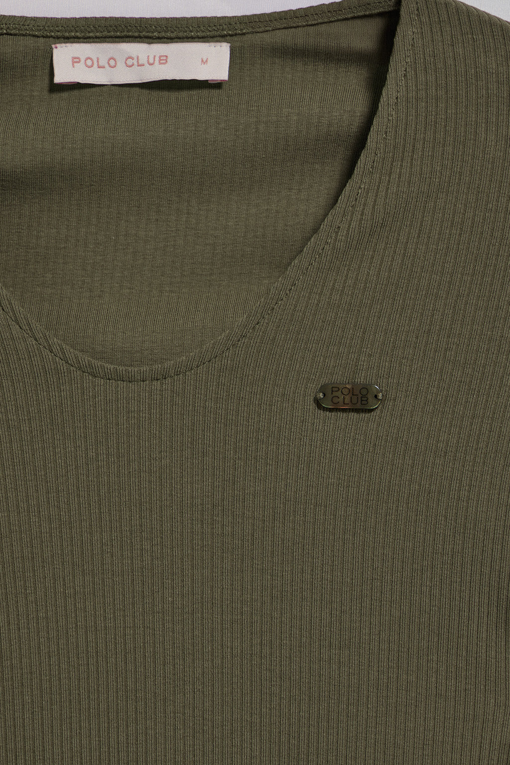Army-green tee Penelope with Polo Club pearly button - Image 7