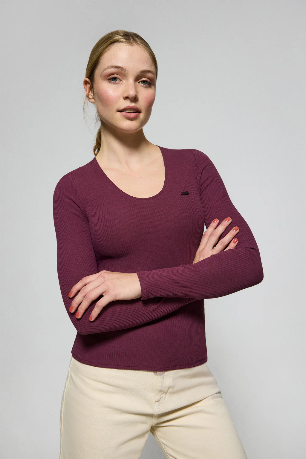 Plum tee Penelope with Polo Club pearly button