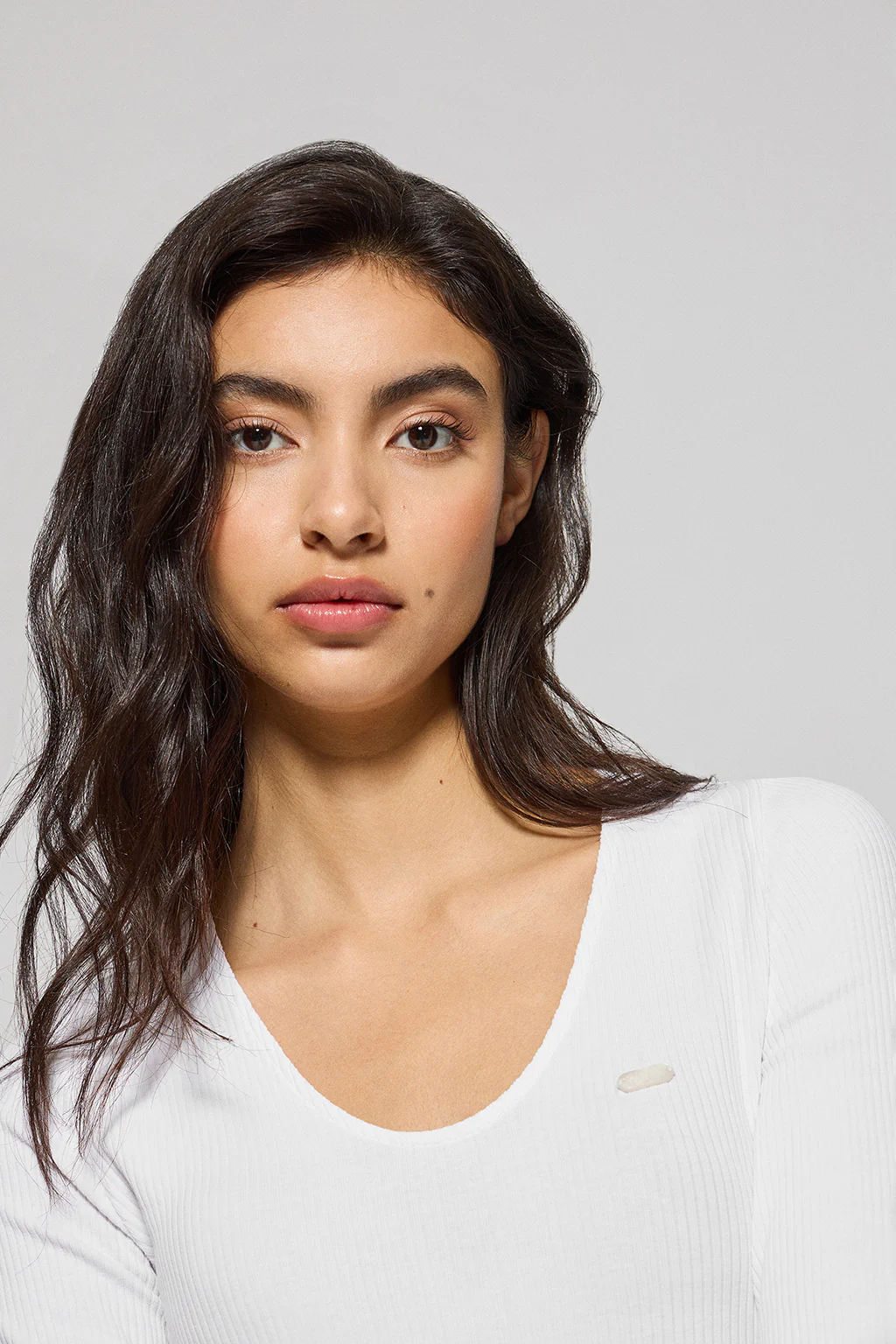 White tee Penelope with Polo Club pearly button - Image 3