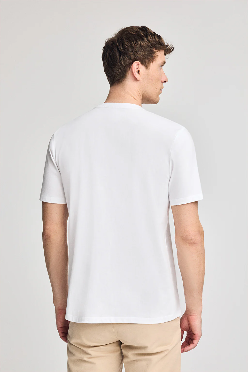 White short-sleeve T-shirt with pocket and Rigby Best embroidery - Image 2
