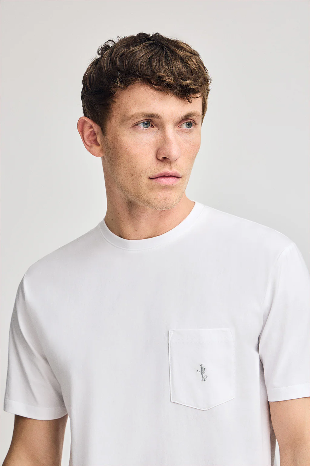 White short-sleeve T-shirt with pocket and Rigby Best embroidery - Image 3