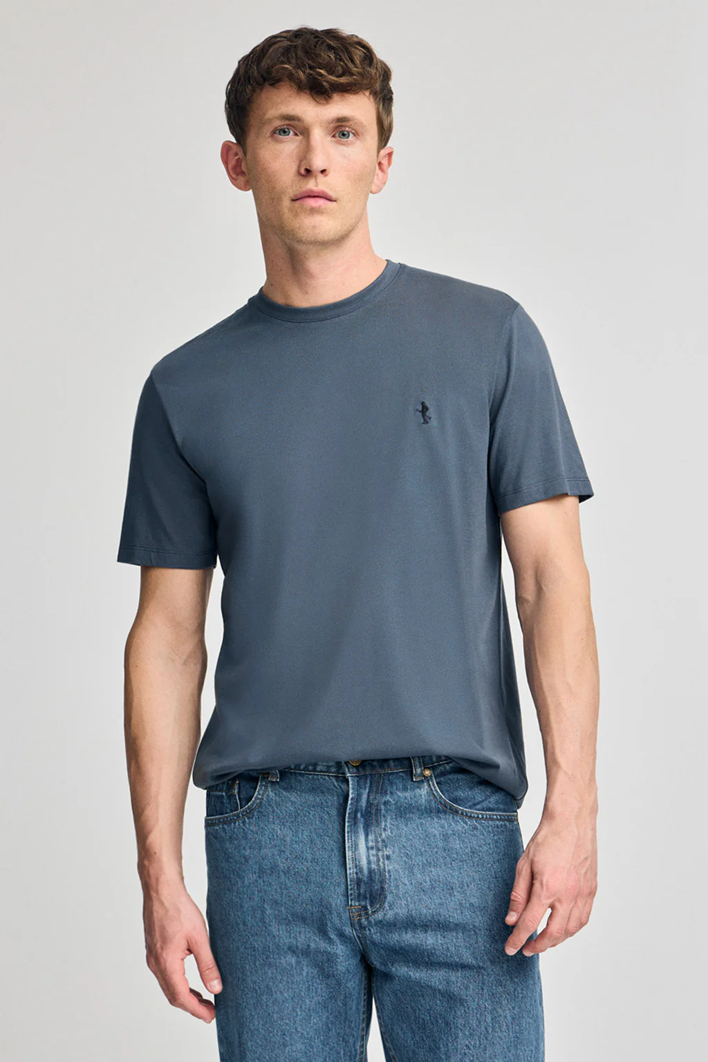 Denim-blue round-neck basic T-shirt with Rigby Best embroidery