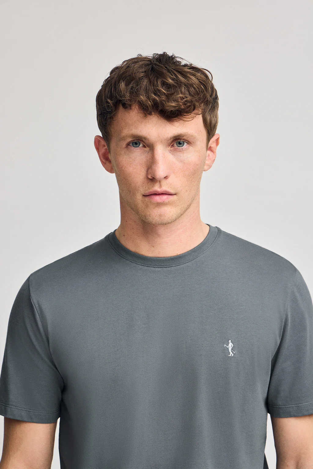 Stone-grey round-neck basic T-shirt with Rigby Best embroidery - Image 3