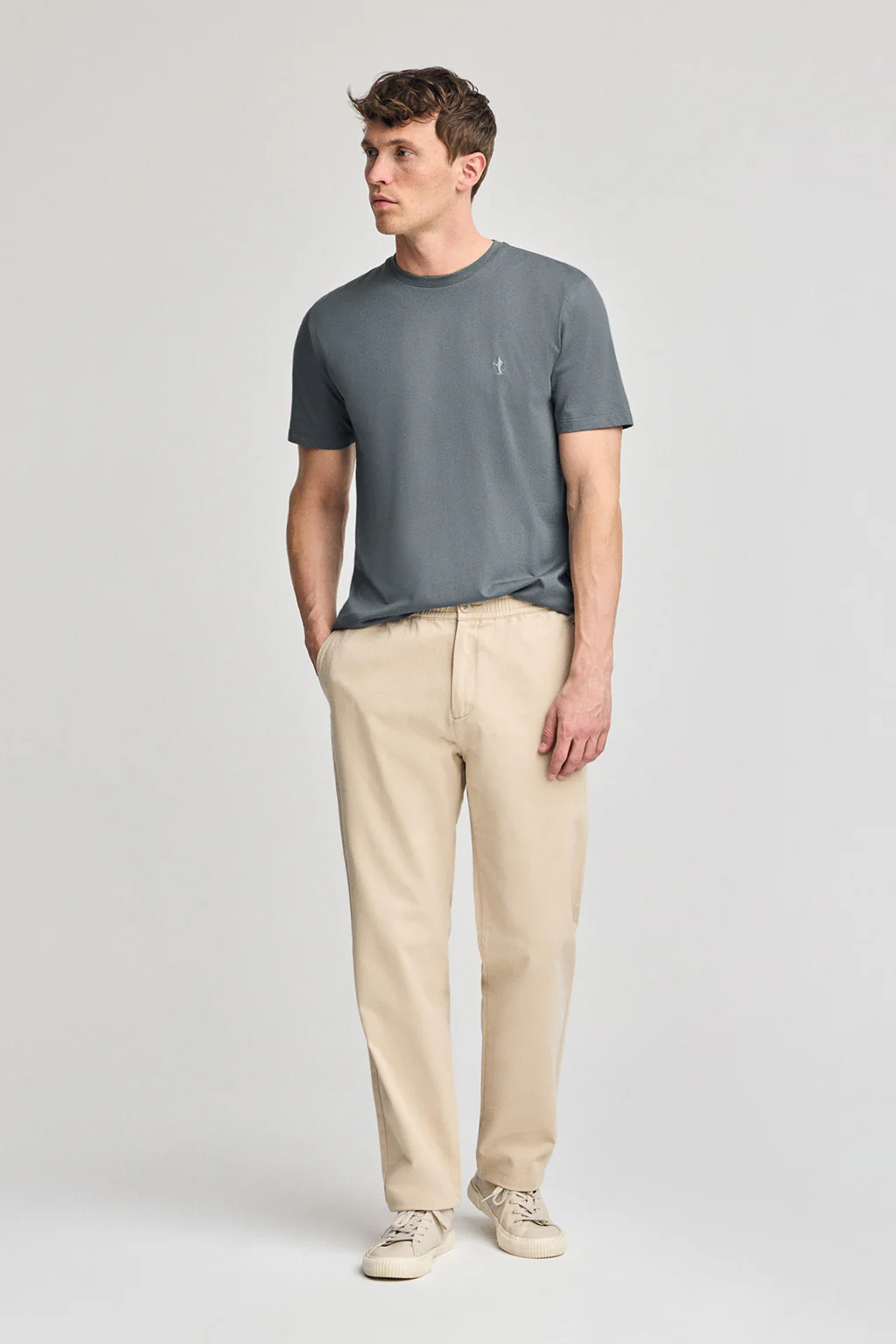 Stone-grey round-neck basic T-shirt with Rigby Best embroidery - Image 4