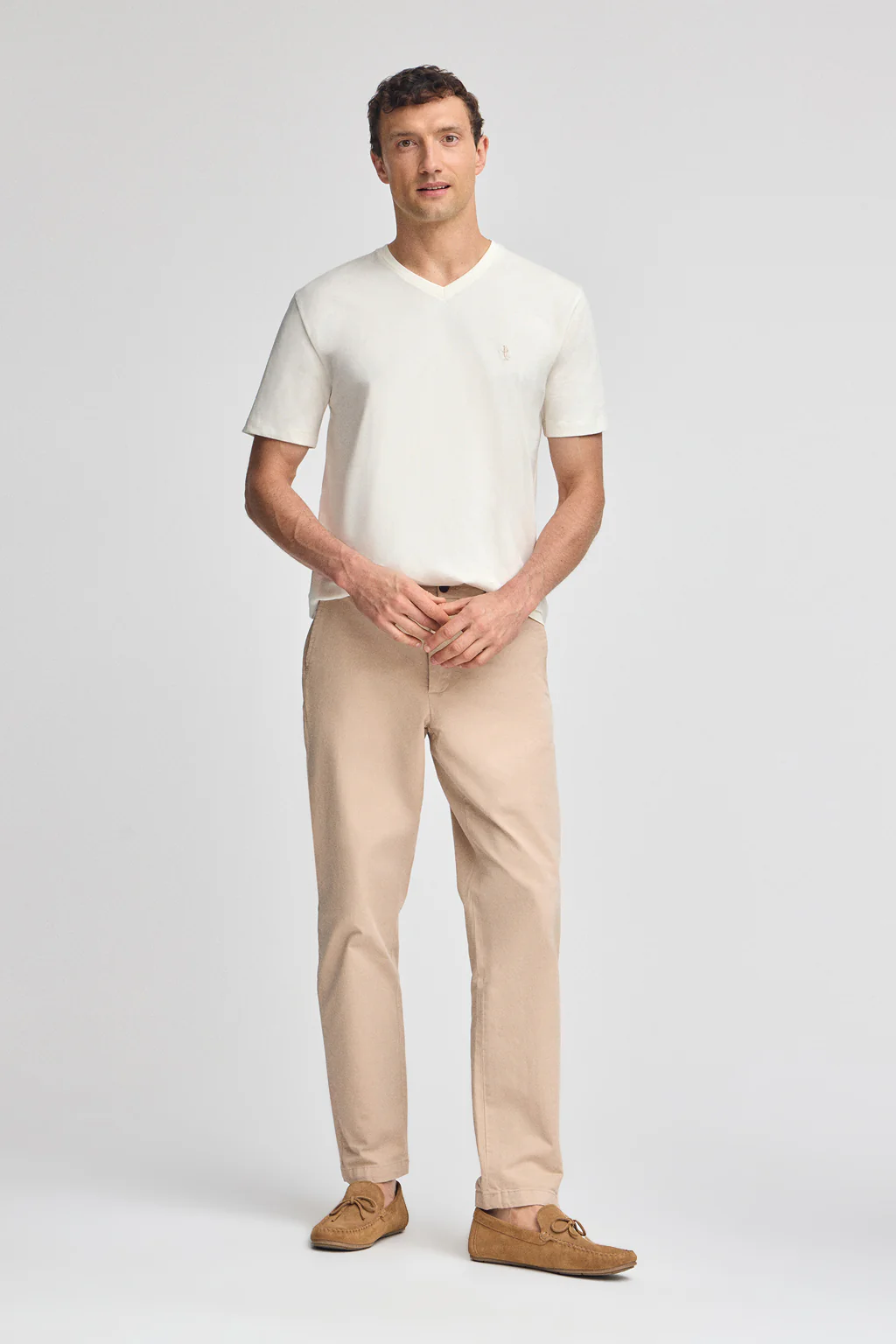 Nude short-sleeve V-neck T-shirt with Rigby Best embroidery - Image 4