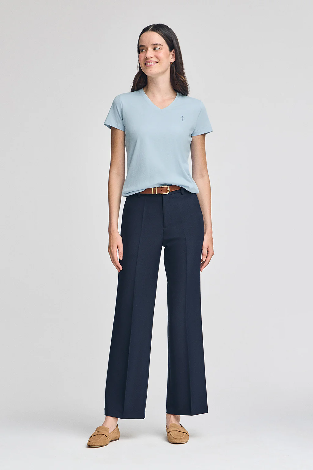 Light-blue V-neck T-shirt with Rigby Best embroidery - Image 4