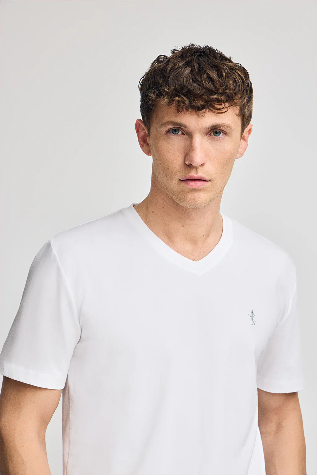 White short-sleeve V-neck T-shirt with Rigby Best embroidery - Image 3