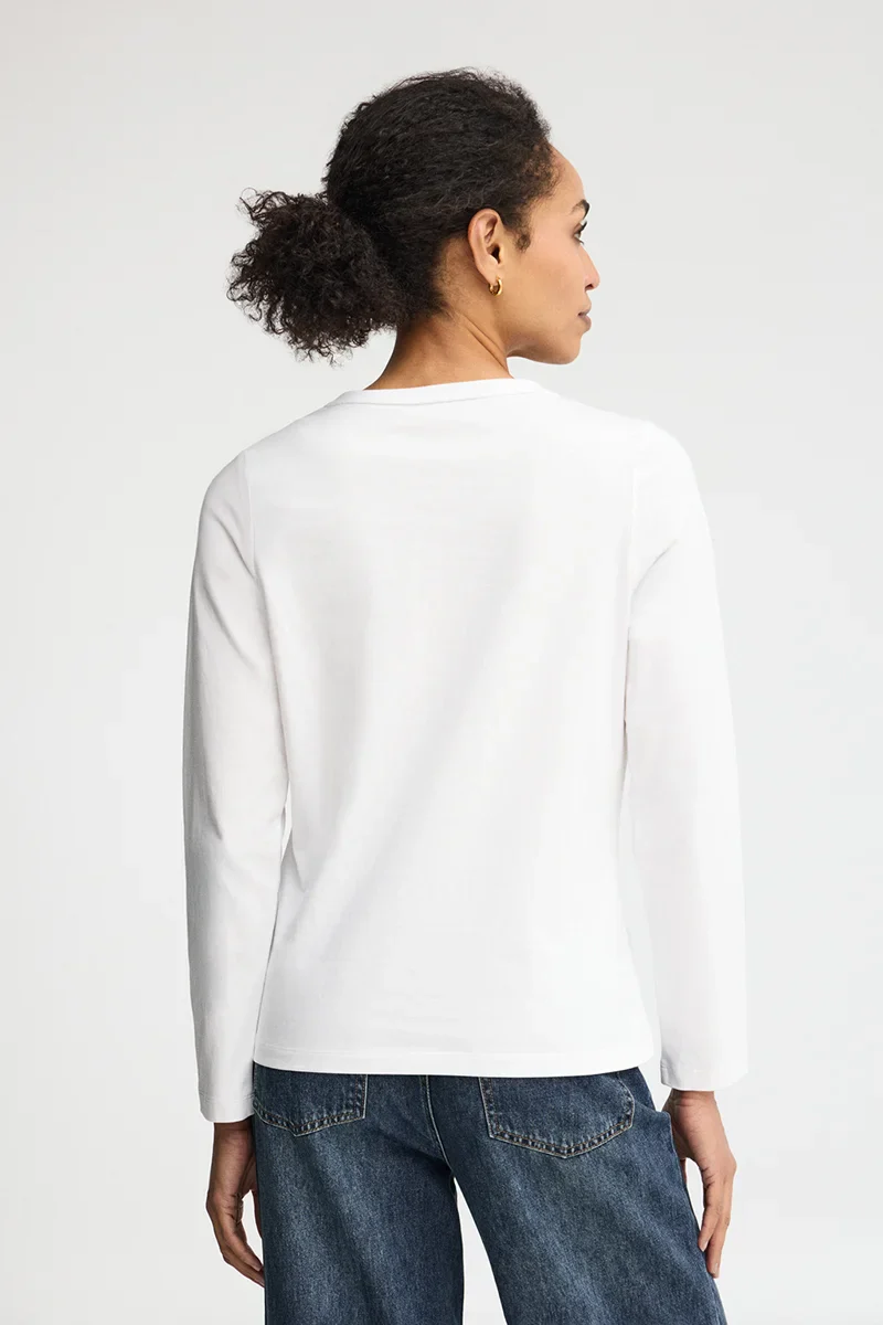 White long-sleeve V-neck T-shirt with Rigby Go embroidery - Image 4