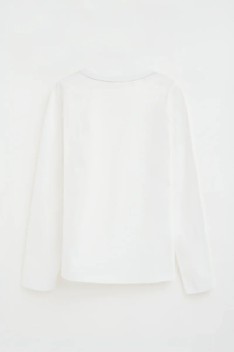 White long-sleeve V-neck T-shirt with Rigby Go embroidery - Image 7