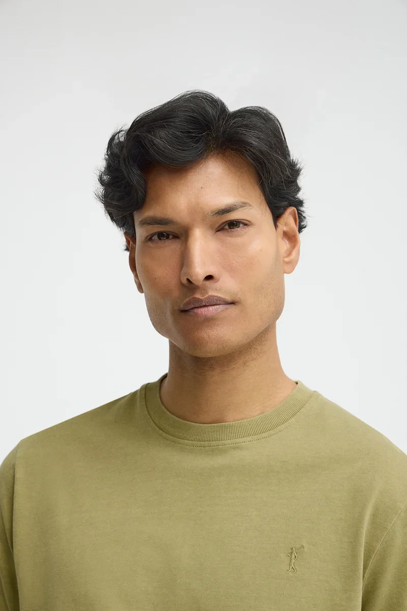 Leaf-green loose-fit T-shirt with round neck and Rigby Go logo - Image 4