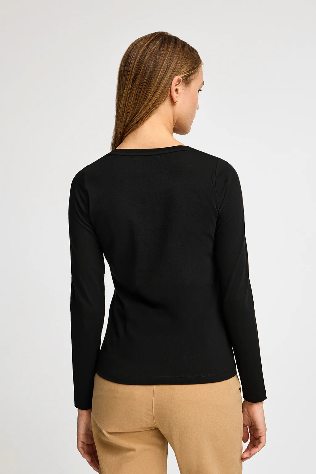 Black long-sleeve T-shirt with round neck and Rigby Go embroidered logo - Image 4