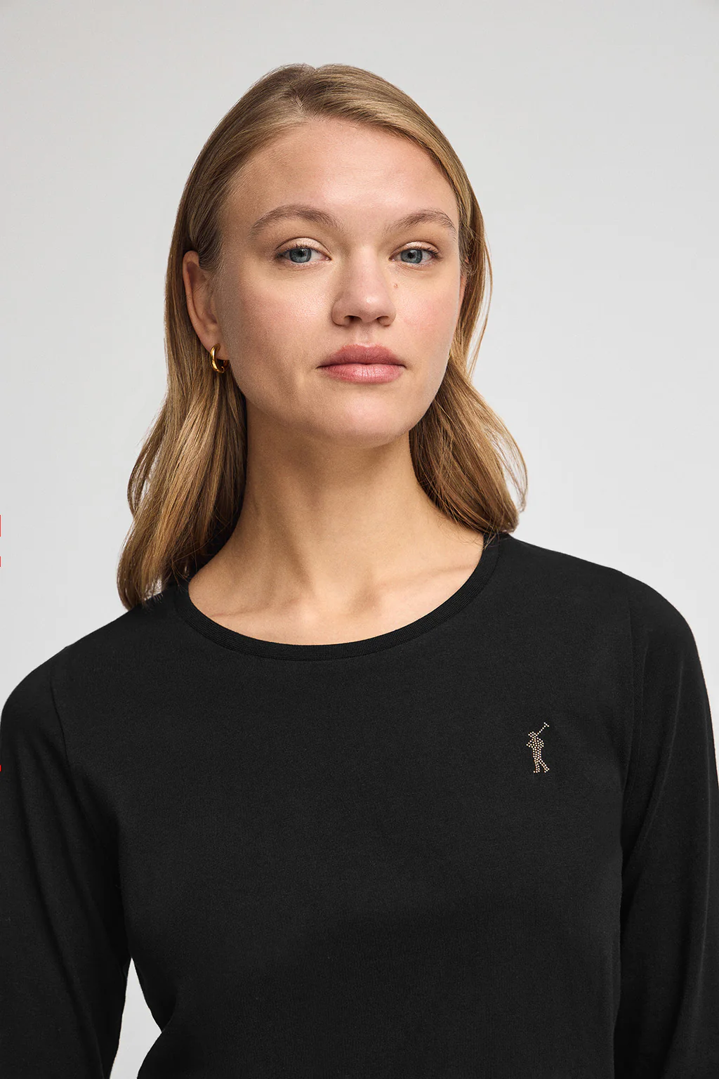 Black long-sleeve T-shirt with round neck and Rigby Go Gold logo