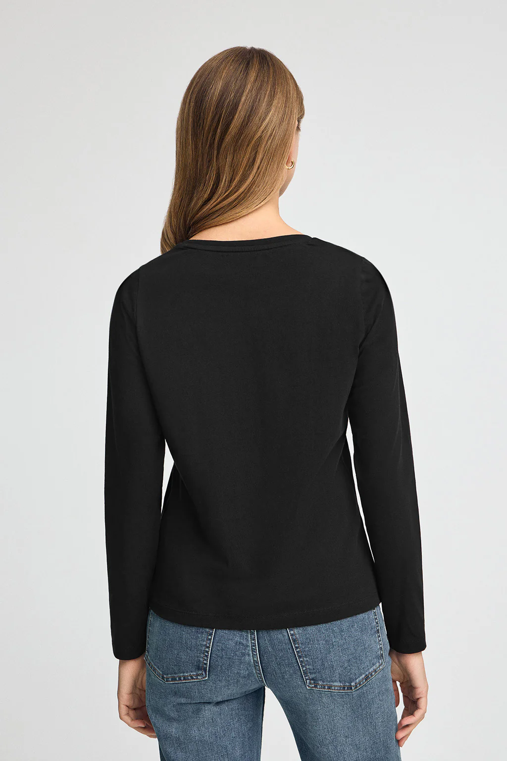 Black long-sleeve T-shirt with round neck and Rigby Go Gold logo - Image 4