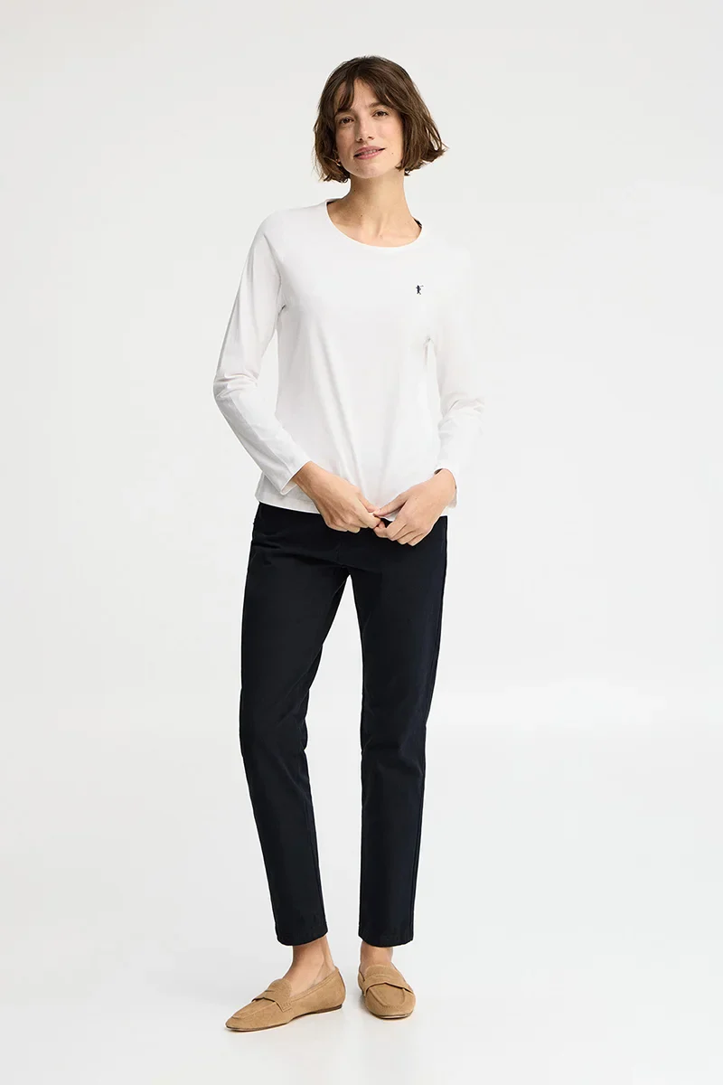 White long-sleeve round-neck T-shirt with Rigby Go embroidery - Image 3
