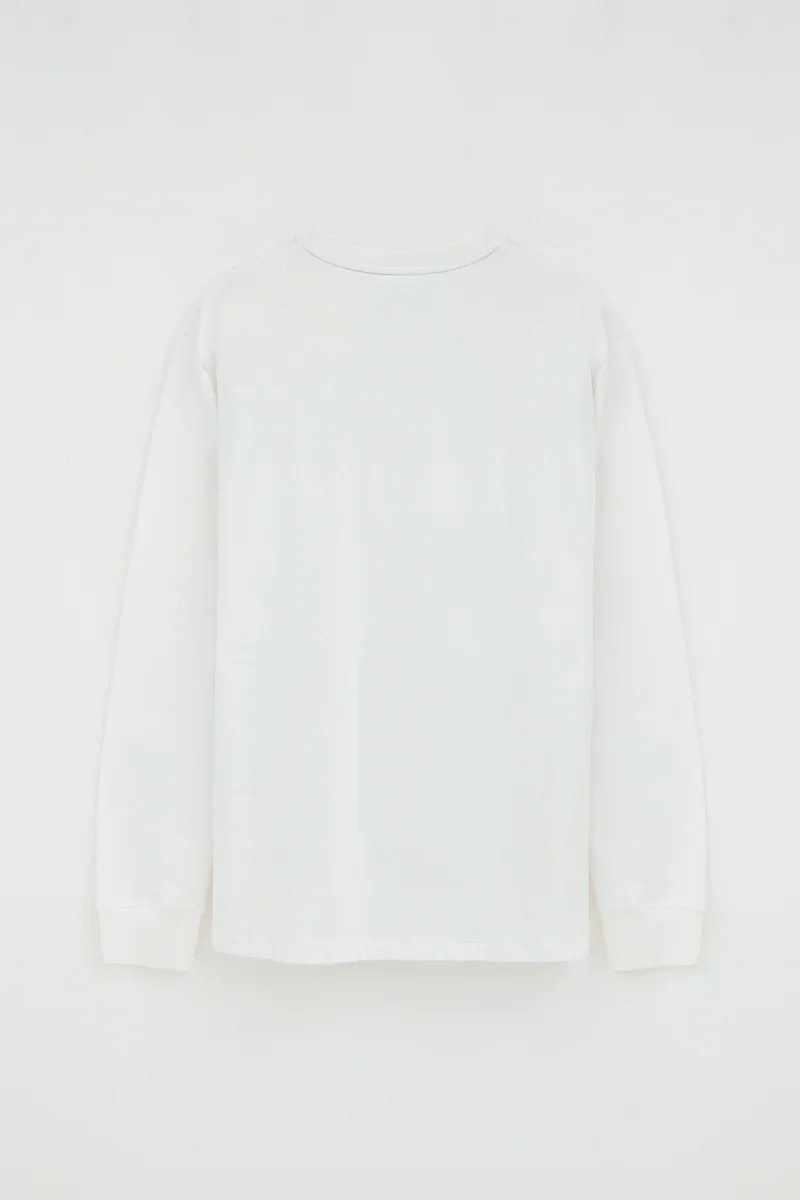 White long-sleeve T-shirt with straight fit and Rigby Go embroidery - Image 8