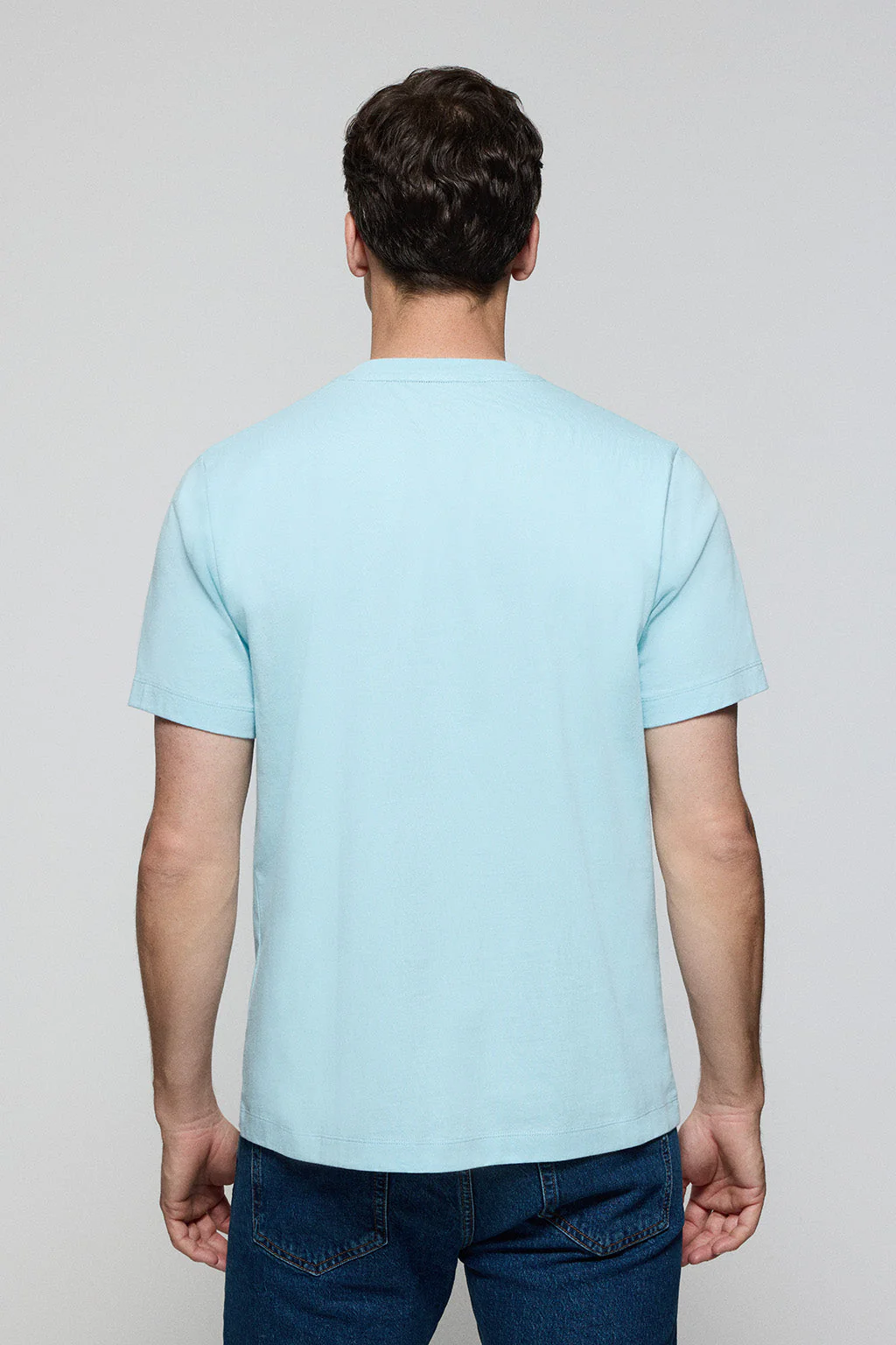 Sky-blue V-neck short-sleeve tee with Rigby Go embroidery - Image 4