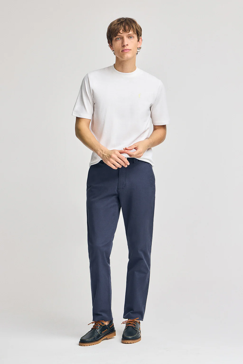 White T-shirt in cotton and linen with Rigby Go embroidery - Image 4