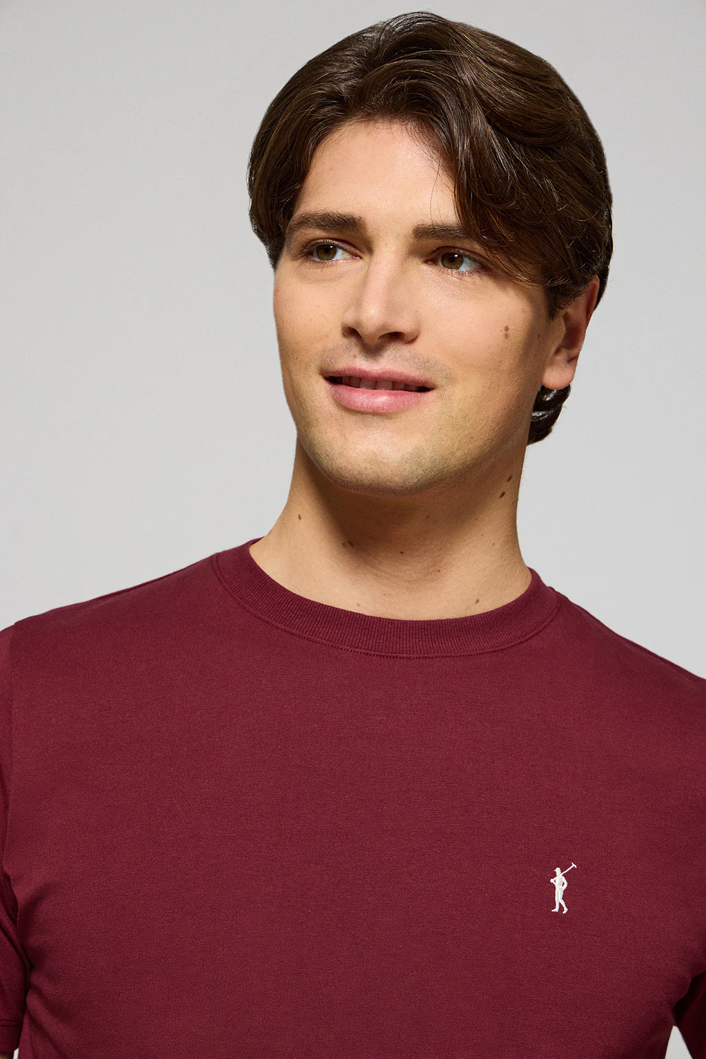 Maroon round-neck T-shirt with Rigby Go embroidery - Image 3