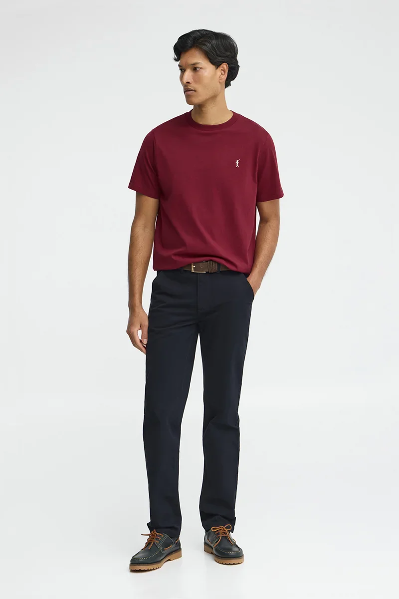 Maroon short-sleeve T-shirt with Rigby Go embroidery - Image 4