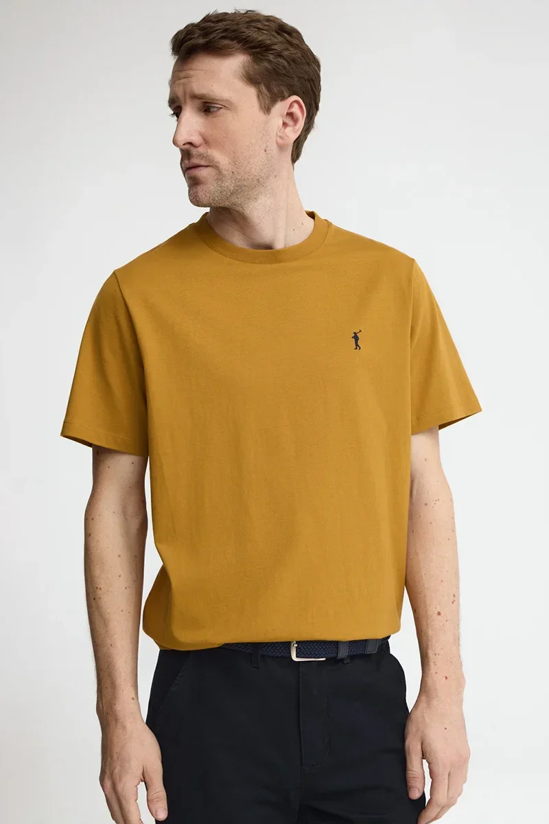 Mustard short-sleeve T-shirt with Rigby Go embroidery