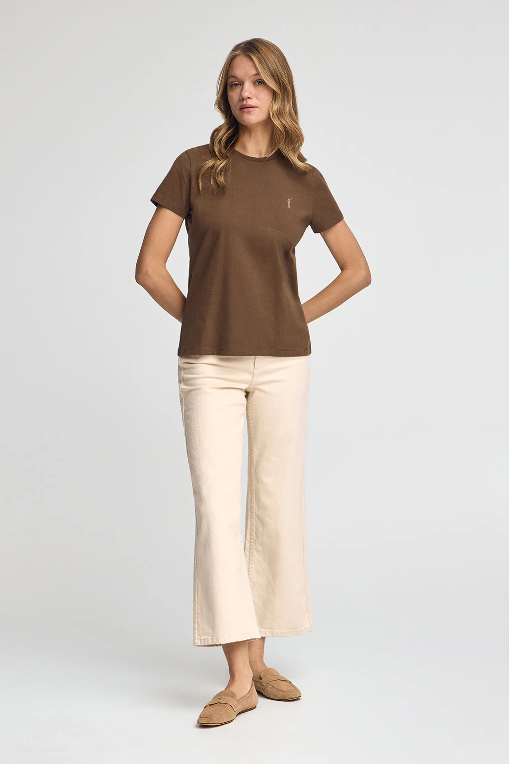 Dark-brown T-shirt with Rigby Go Gold logo - Image 3