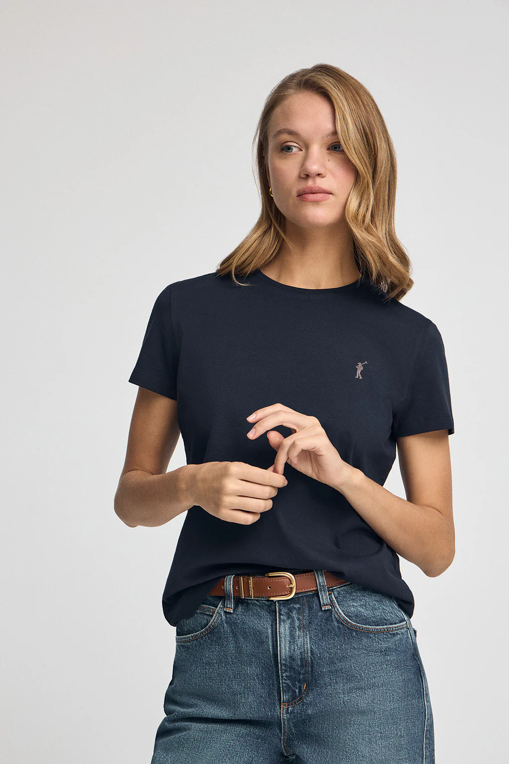 Navy-blue T-shirt with Rigby Go Gold logo