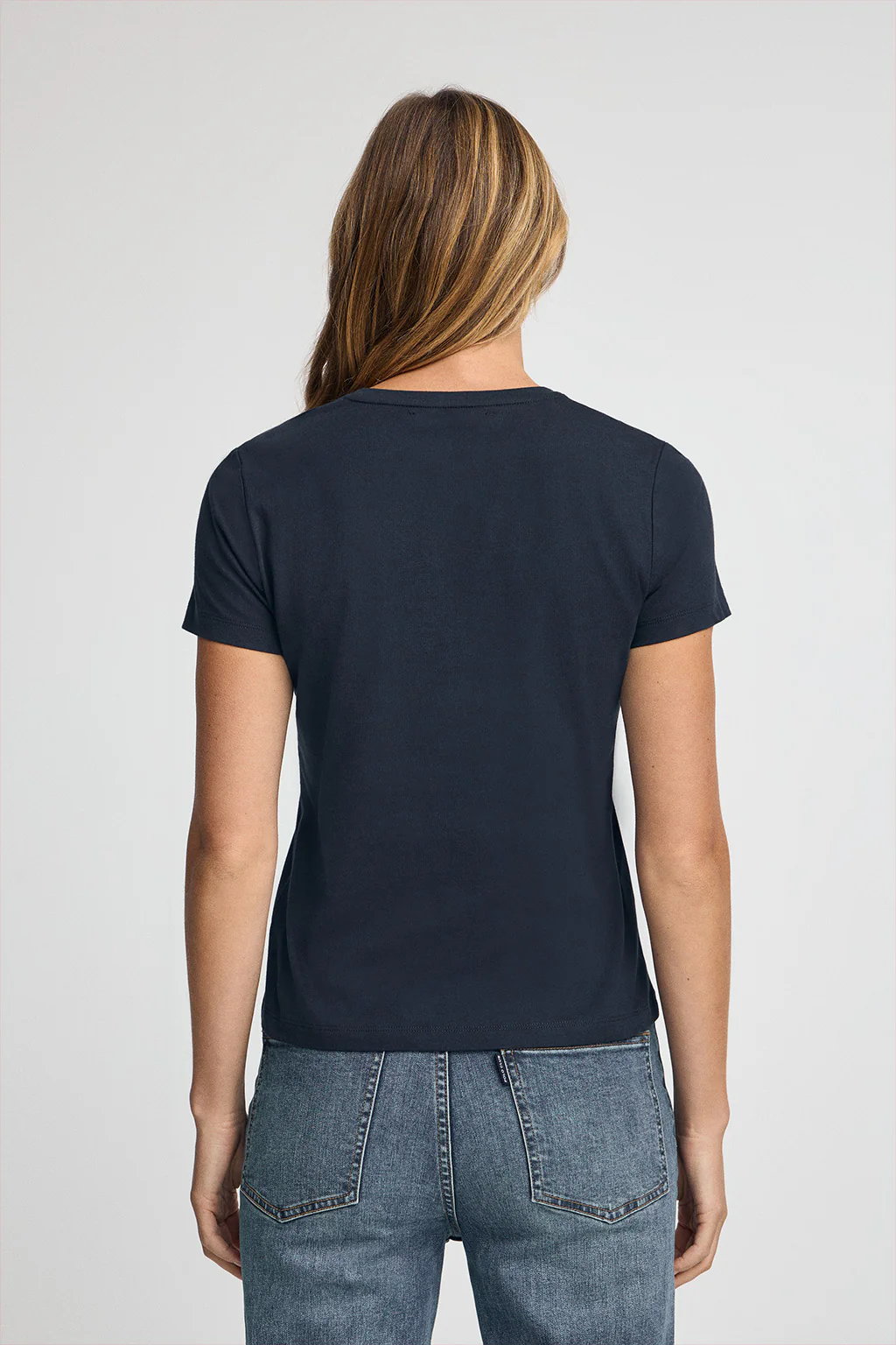 Navy-blue short-sleeve V-neck T-shirt with Rigby Go logo - Image 4