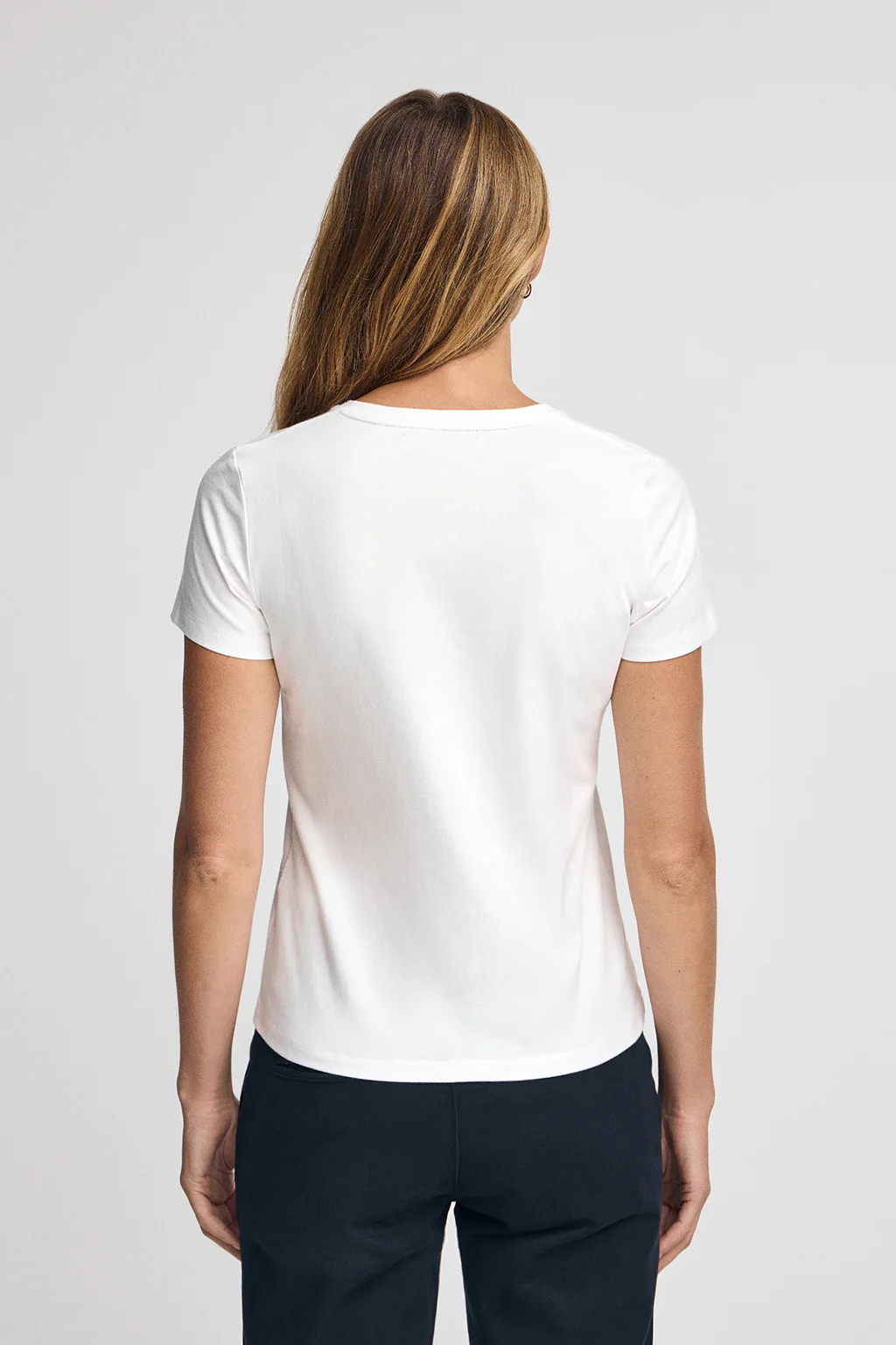 White short-sleeve V-neck T-shirt with Rigby Go logo - Image 4