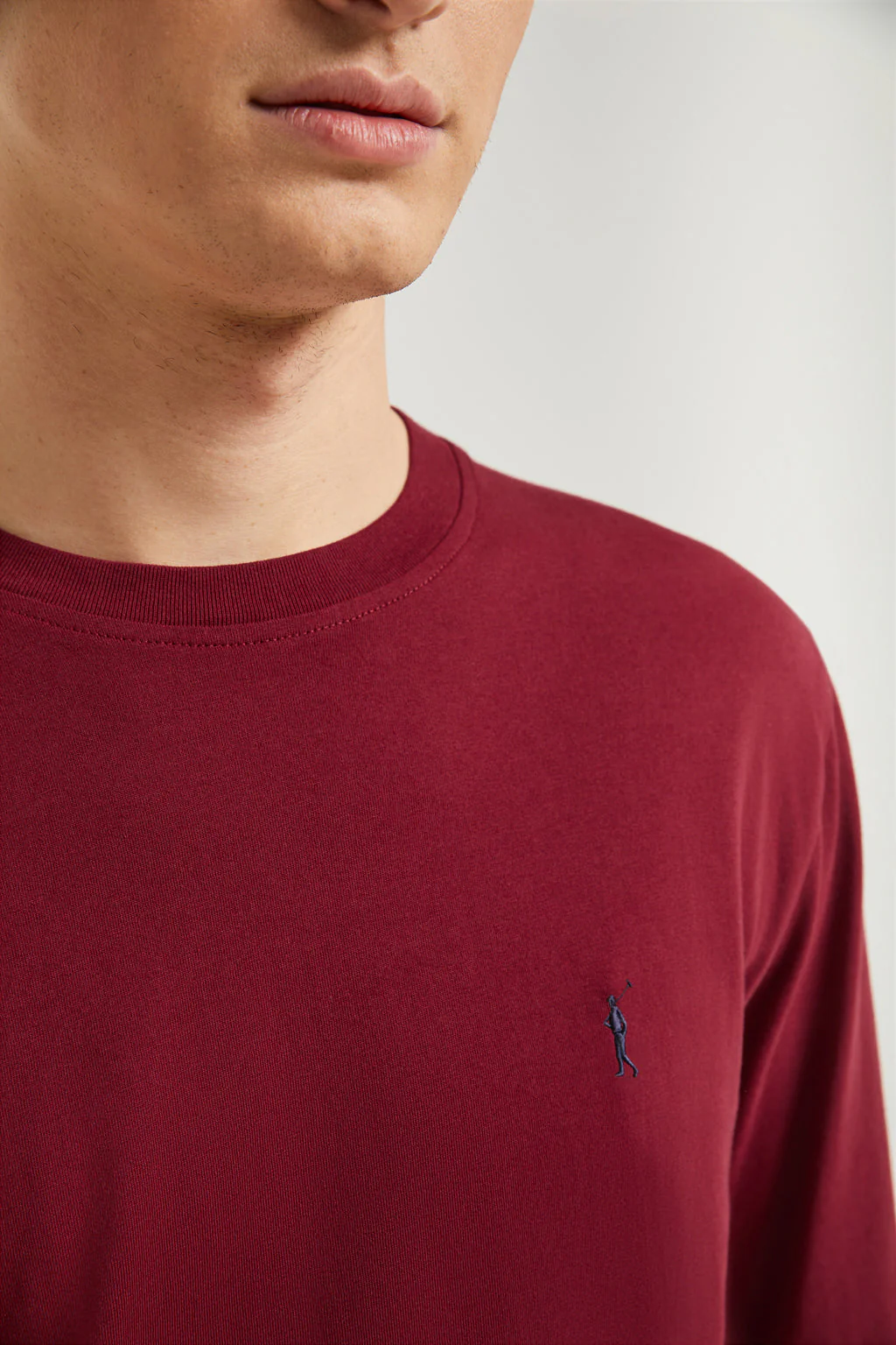 Maroon long-sleeve basic T-shirt with Rigby Go logo - Image 3