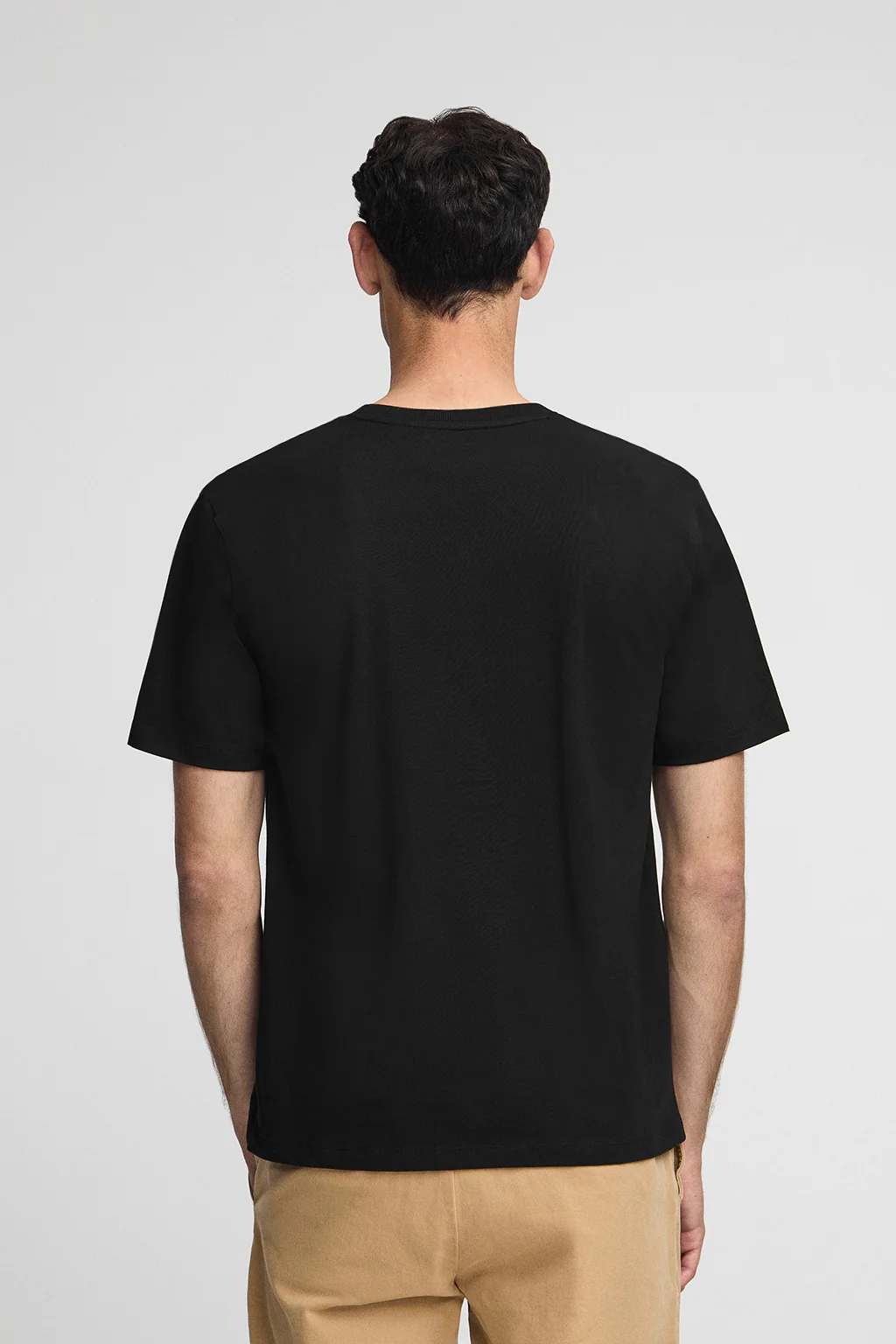 Black V-neck T-shirt with Rigby Go embroidery - Image 4