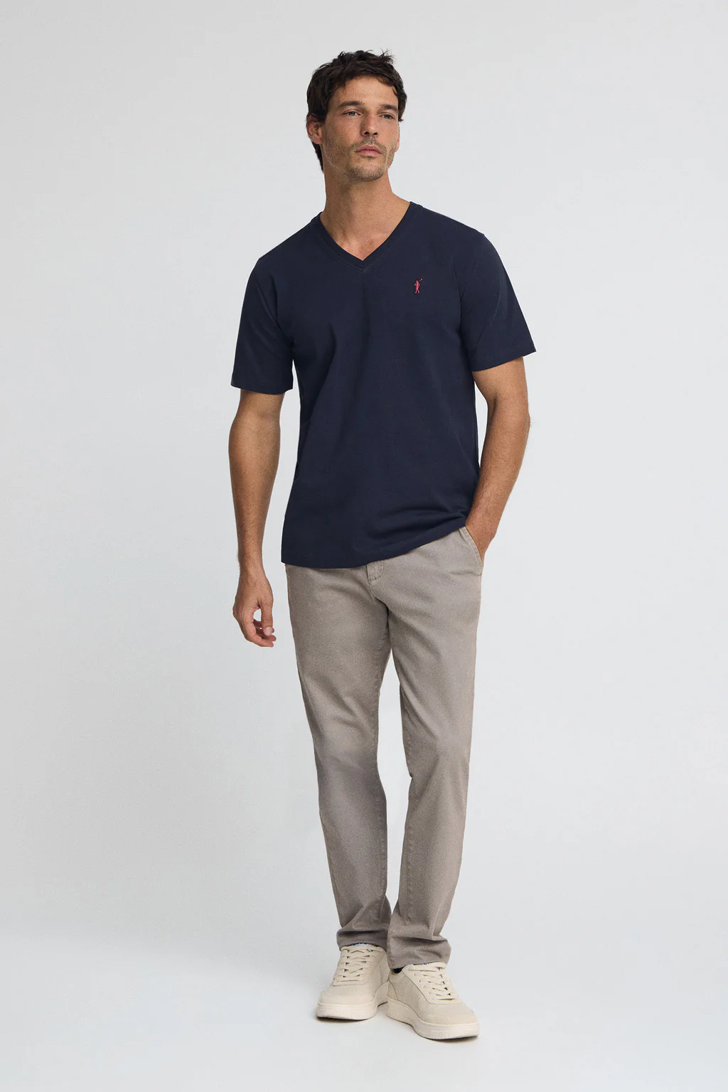 Navy-blue V-neck T-shirt with Rigby Go embroidery - Image 3