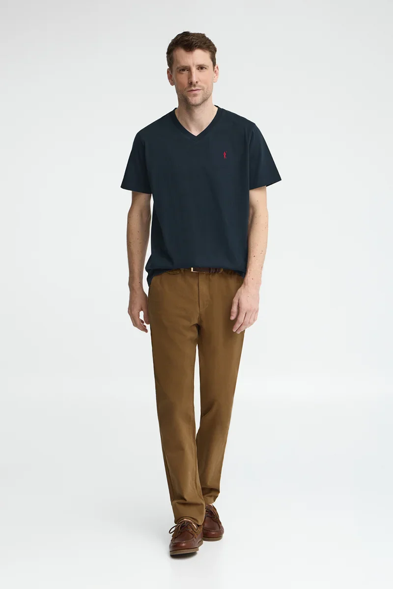 Navy-blue V-neck T-shirt with Rigby Go logo - Image 3