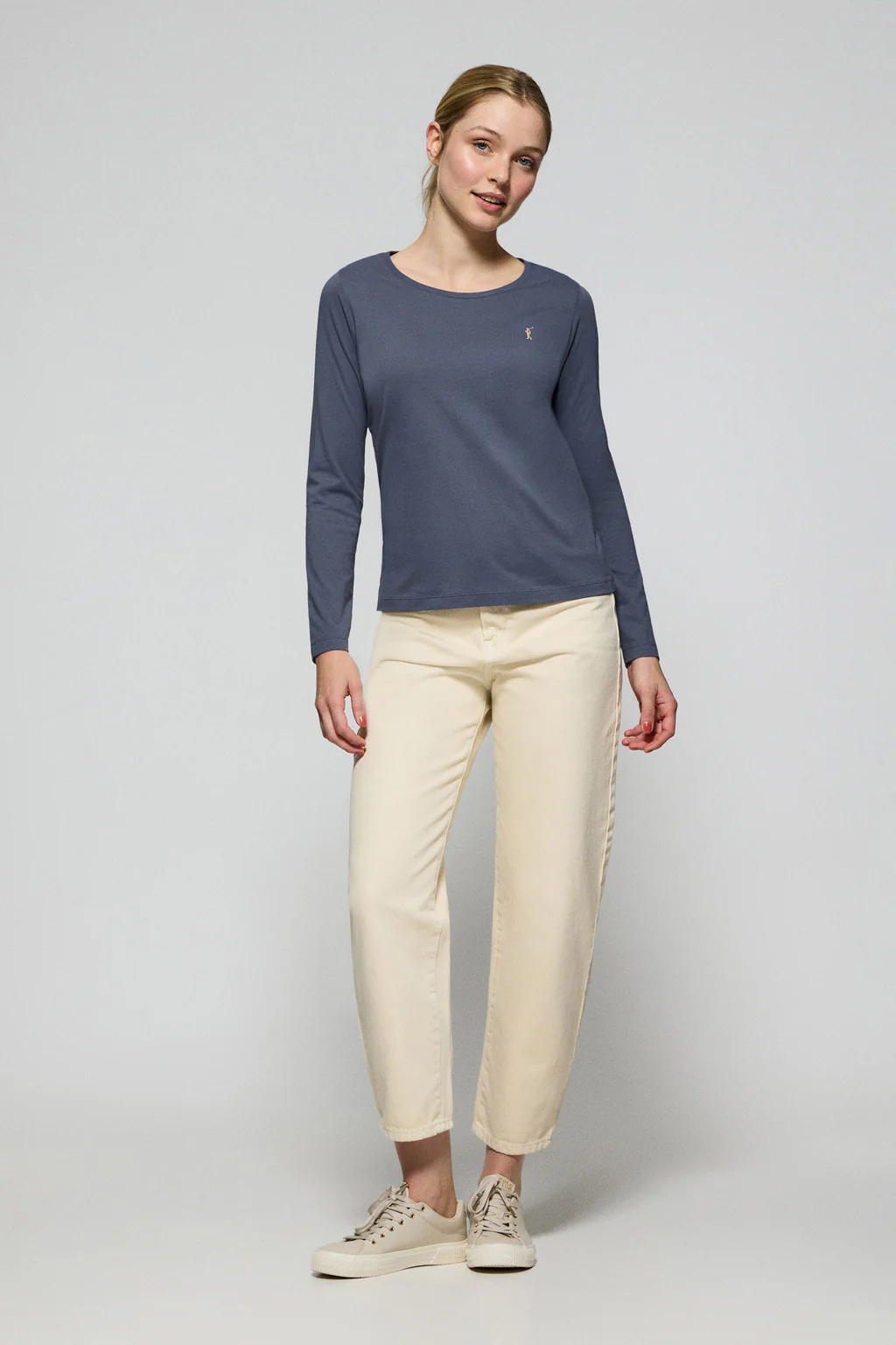 Denim-blue long-sleeve basic T-shirt with Rigby Go logo - Image 4