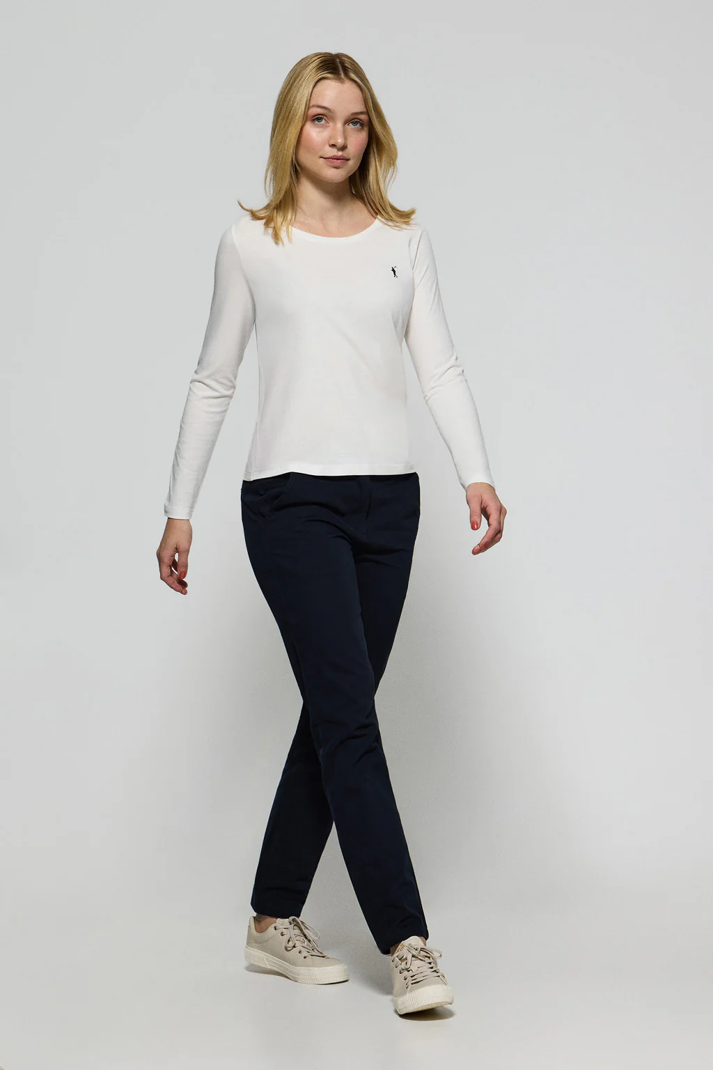 Beige long-sleeve basic T-shirt with Rigby Go logo - Image 4