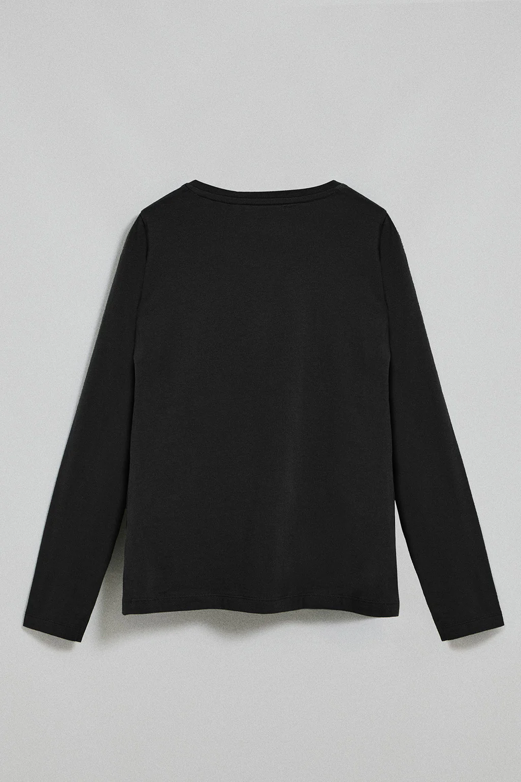 Black long-sleeve T-shirt with Rigby Go logo - Image 6