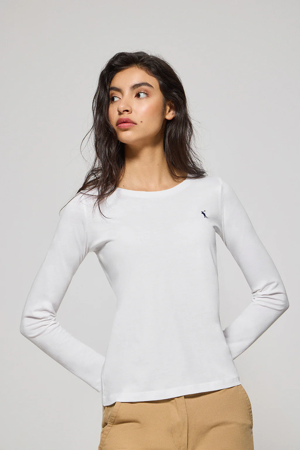 White long-sleeve basic T-shirt with Rigby Go logo