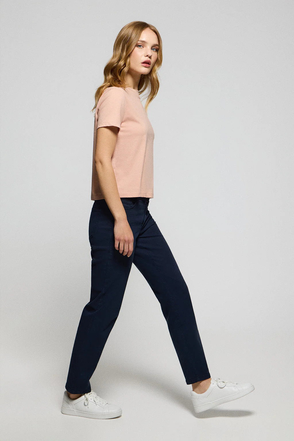 Pale-pink boxy-fit Tori tee with Regular Block Polo Club rubberised print - Image 4