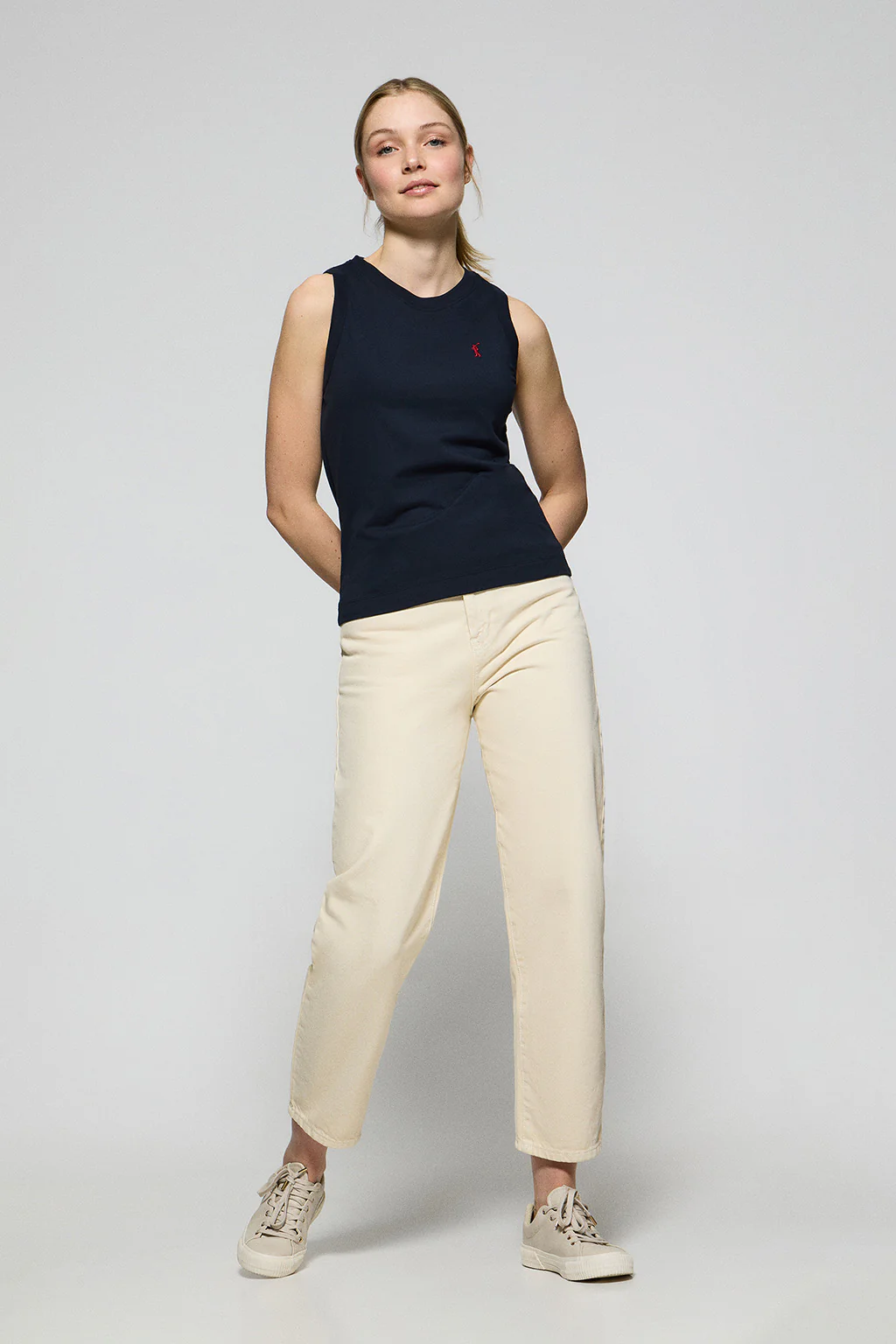 Navy-blue sleeveless basic tee with round neck and Rigby Go embroidered logo - Image 4