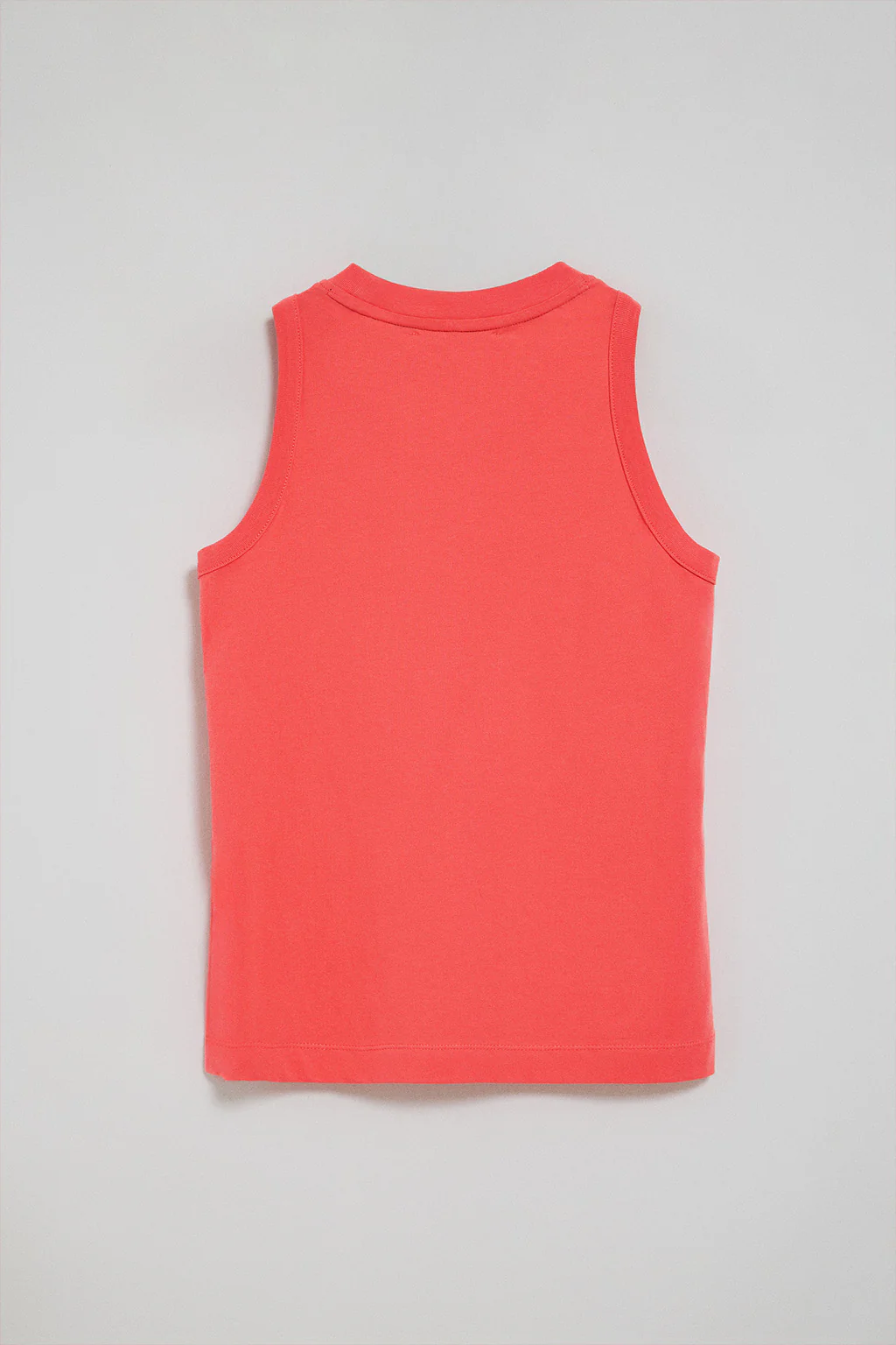 Coral sleeveless basic tee with round neck and Rigby Go embroidered logo - Image 6