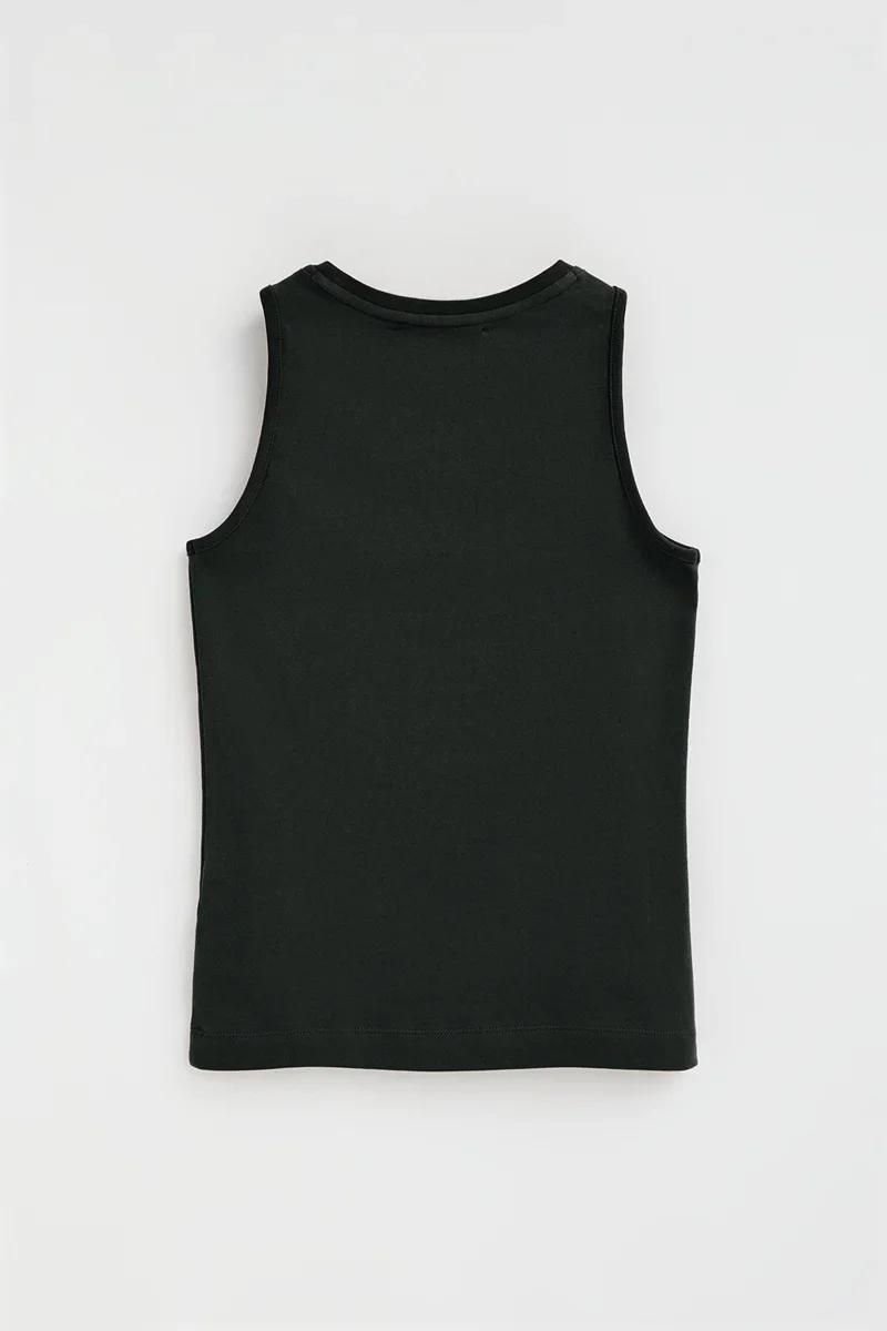 Black sleeveless T-shirt with slim fit and Rigby Go embroidery - Image 7