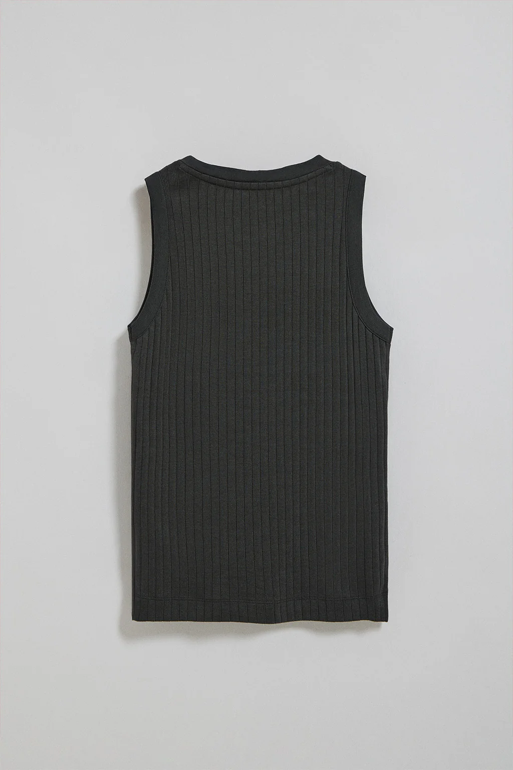 Black ribbed tanker top Tamika with Polo Club pearly button - Image 6