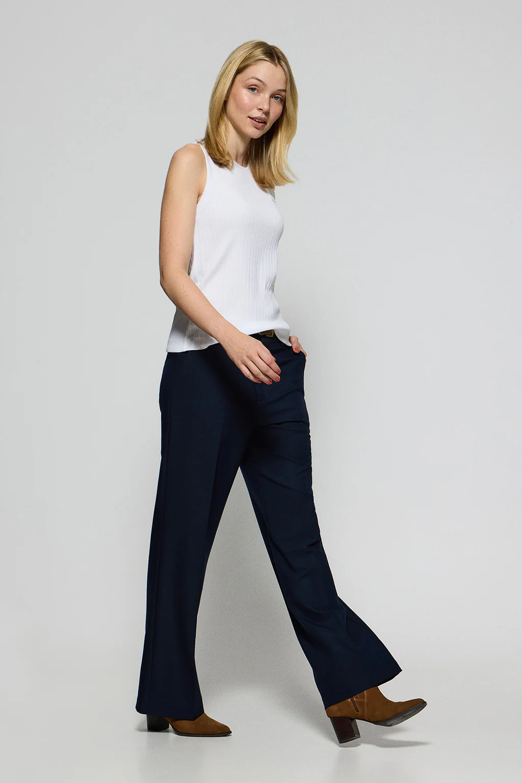 White ribbed tanker top Tamika with Polo Club pearly button - Image 4