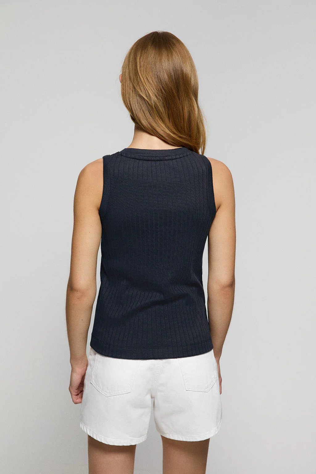 Navy-blue ribbed sleeveless Tamika top with branded pearly button - Image 5
