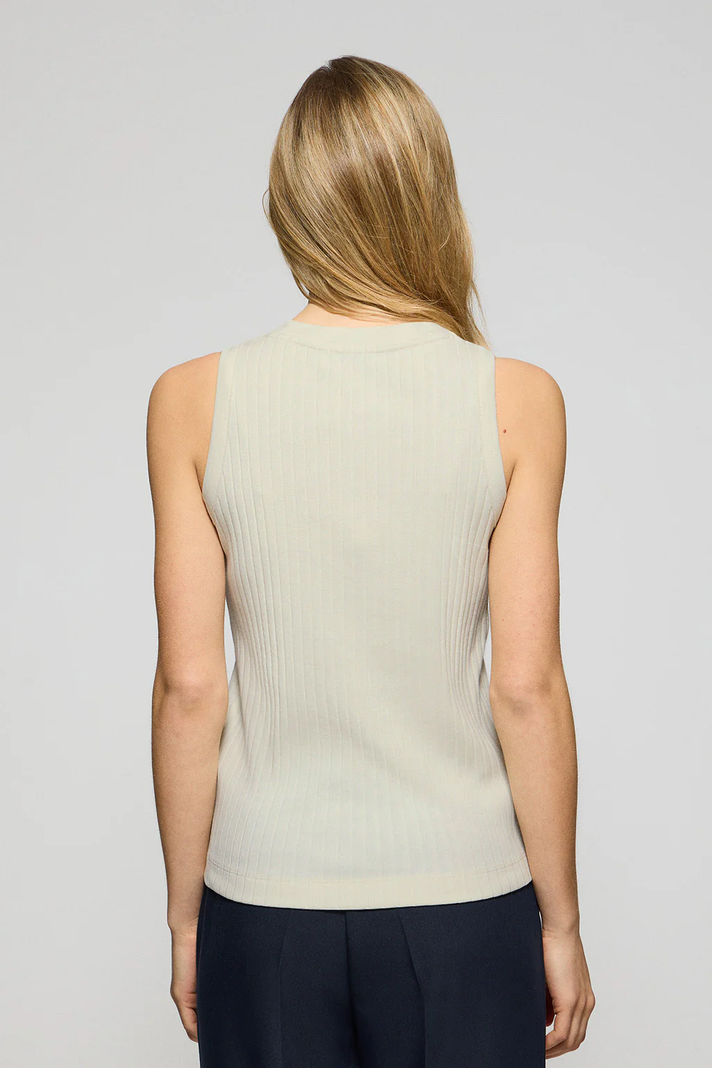Nude ribbed tank top Tamika with Polo Club pearly button - Image 2